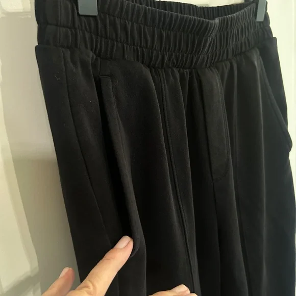 GUC Old Navy high rise wide leg dynamic fleece black pant Small Petite - Picture 4 of 12